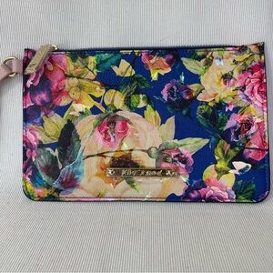 Betsey Johnson Wallet Clutch. Top Zip, Simple and Elegant Floral print.